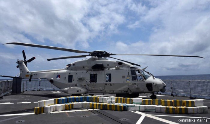 Navy ship seizes 390 kilos cocaine.